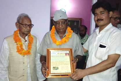 à¤µà¤¯à¥‹à¤µà¥ƒà¤¦à¥à¤§ à¤¸à¤¾à¤¹à¤¿à¤¤à¥à¤¯à¤•à¤¾à¤° à¤¶à¥à¤°à¥€ à¤¦à¥à¤²à¥€à¤šà¤‚à¤¦ à¤µà¥‡à¤¦à¥€ à¤•à¤¾ 80 à¤µà¤¾à¤‚ à¤œà¤¨à¥à¤®à¤¦à¤¿à¤µà¤¸ ....à¤‰à¤¤à¥à¤•à¤°à¥à¤· à¤ªà¥à¤°à¤•à¤¾à¤¶à¤¨ à¤¦à¥à¤µà¤¾à¤°à¤¾ 11 à¤¸à¤¾à¤¹à¤¿à¤¤à¥à¤¯à¤ªà¥à¤°à¥‡à¤®à¤¿à¤¯à¥‹à¤‚ à¤•à¥‹ à¤¸à¤®à¥à¤®à¤¾à¤¨à¤¿à¤¤ à¤•à¤¿à¤¯à¤¾ à¤—à¤¯à¤¾ (à¤šà¥Œ.à¤§à¥€à¤°à¤¾à¤¨à¤¾ à¤œà¥€)